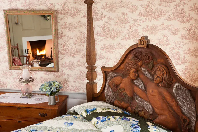 Country Hearth Bed & Breakfast