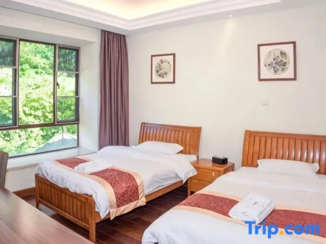 4 Bedrooms Villa