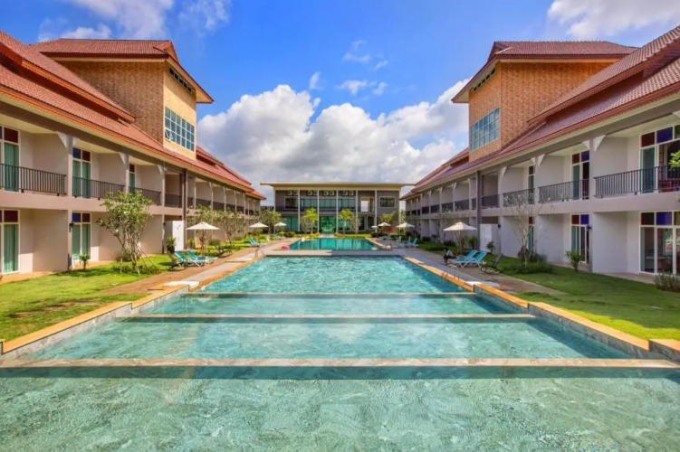 机场南方酒店外景图