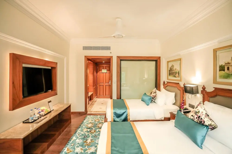 India Awadh Hotel