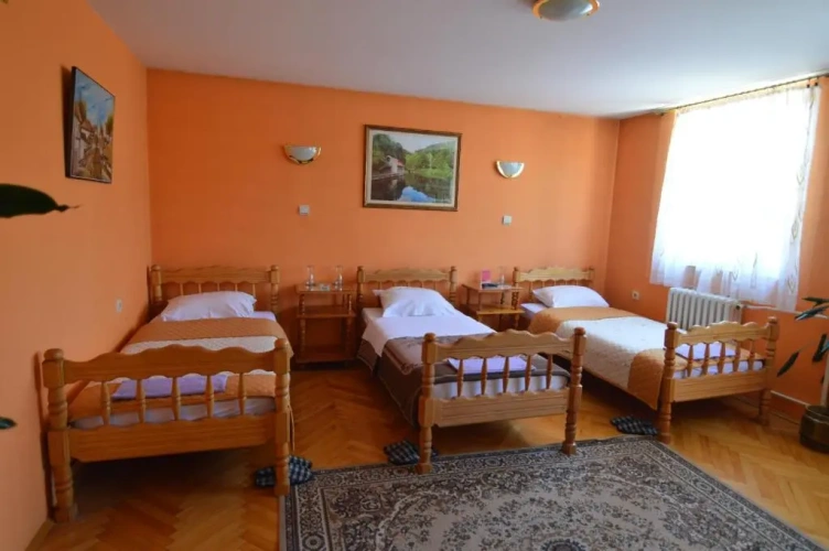 Economy Triple room