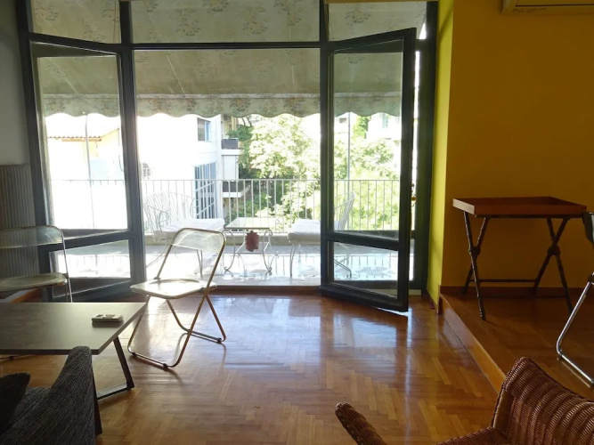 Superb location Athenian apartment