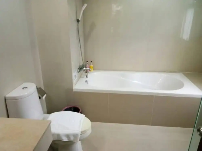 4D - 3 Bedroom Downtown Apartment With Shared Pool