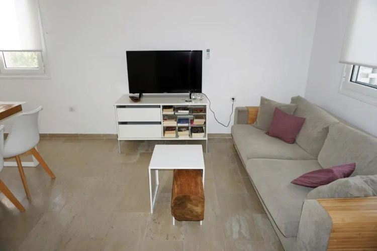 Modern Apartment 10mins from the Beach
