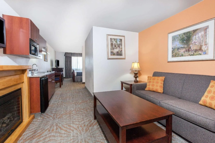 1 Bedroom Deluxe Double Suite