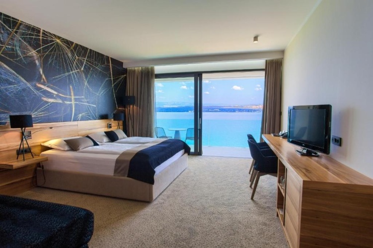 Deluxe Double room with balcony and with sea view