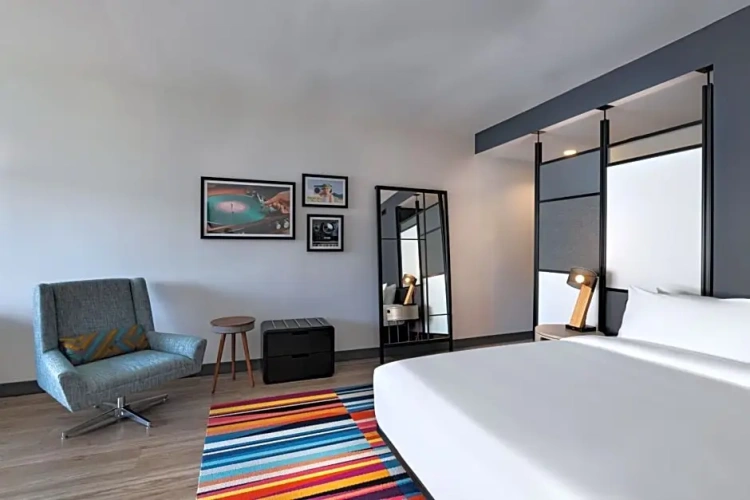 Suite with pool view