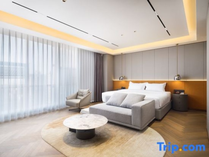 Quadruple Family Suite