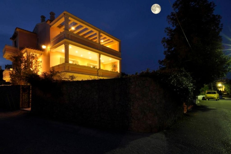 3 Bedrooms Cottage