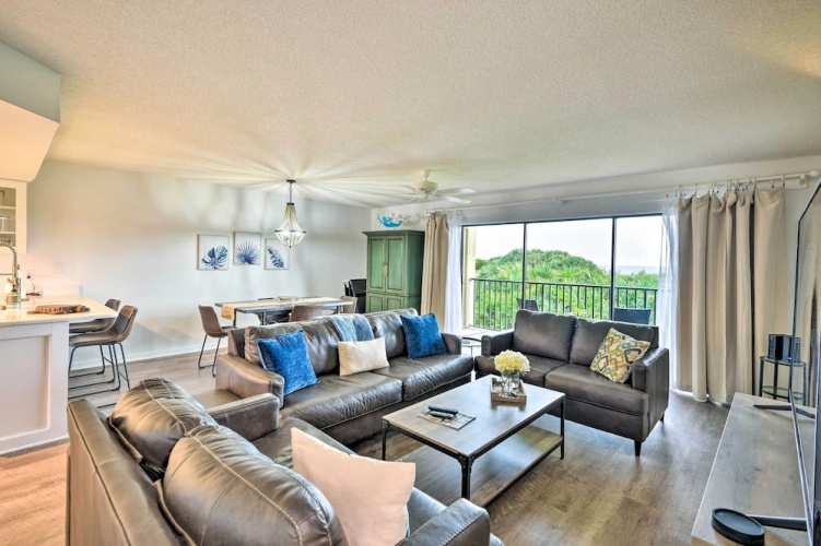 Updated Ormond Beach Condo: Relax & Explore!