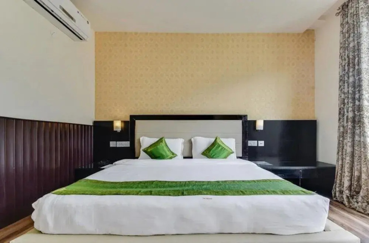 Goroomgo Hotel New Vaikunth Dharamshala