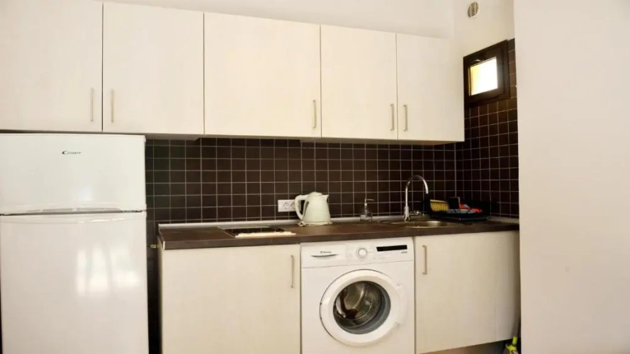 3 Bedrooms Apartment