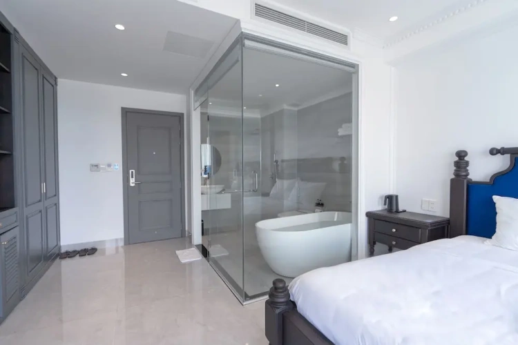 Grand Double room with balcony and with city view
