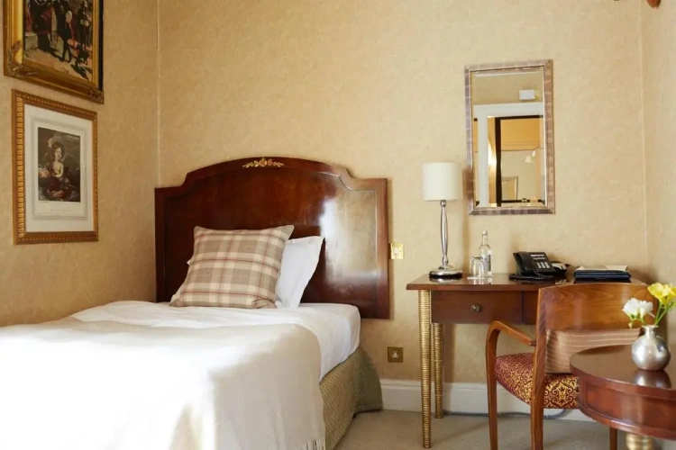 Standard Single room with view