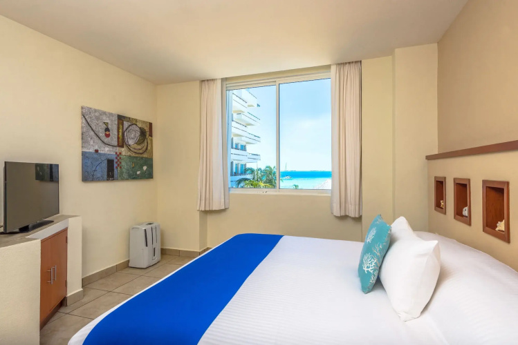 Ixchel Beach Hotel