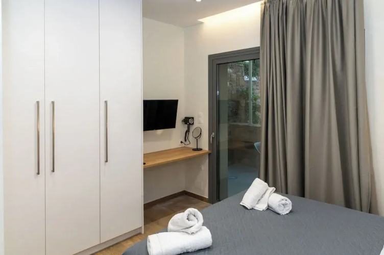 Enalis Studios & Apartments