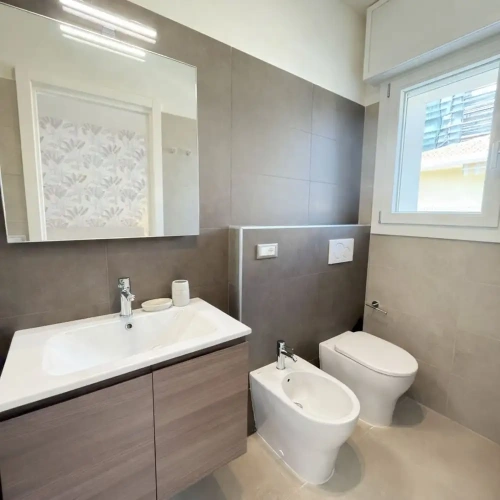 2 Bedrooms Apartment with balcony and with city view