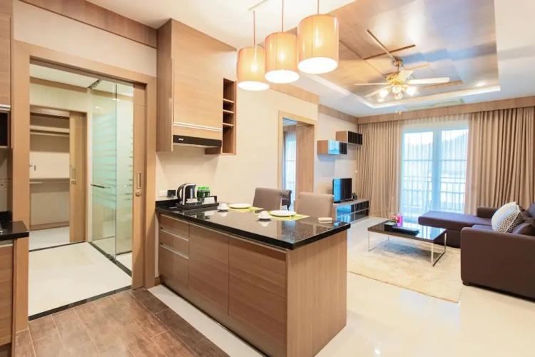 1 Bedroom Suite with mountain view