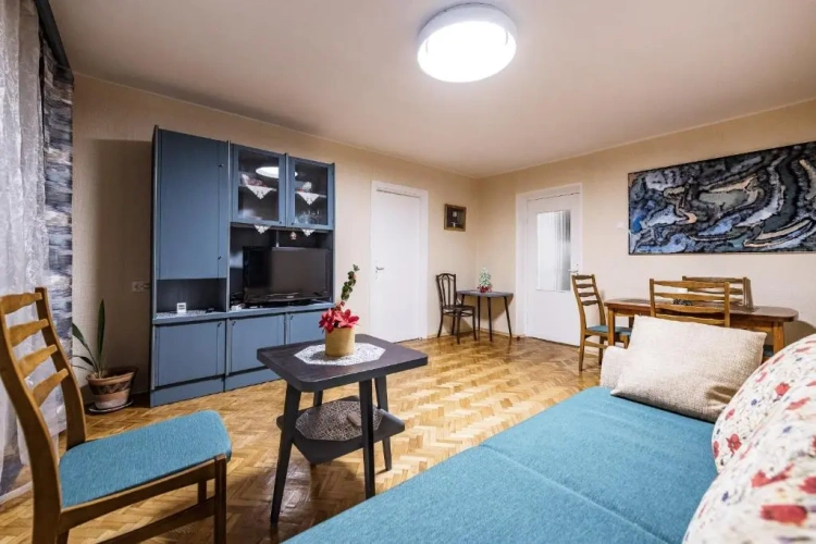 3 Bedrooms Apartment