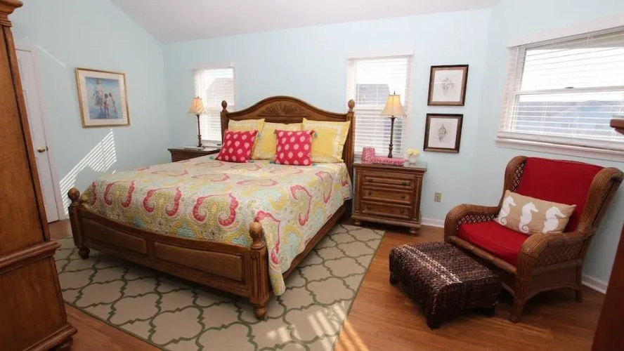 It's All Good - 5 Br home by RedAwning
