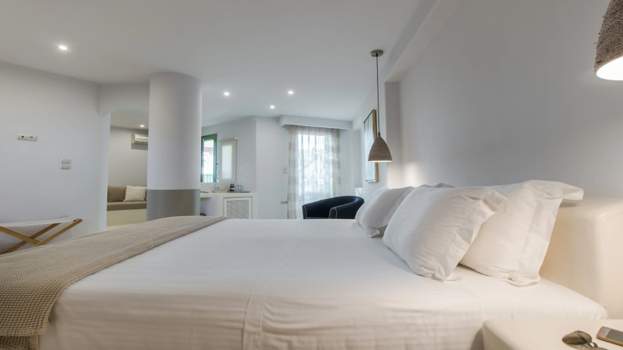 Finikas Hotel