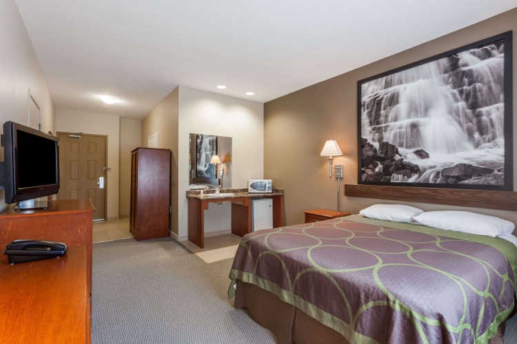 Super 8 by Wyndham Abbotsford photo 6