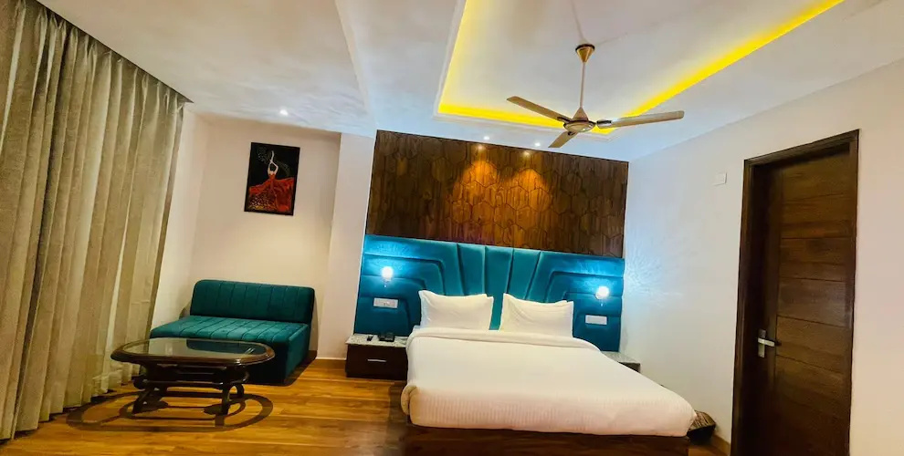 Quadruple Family Suite