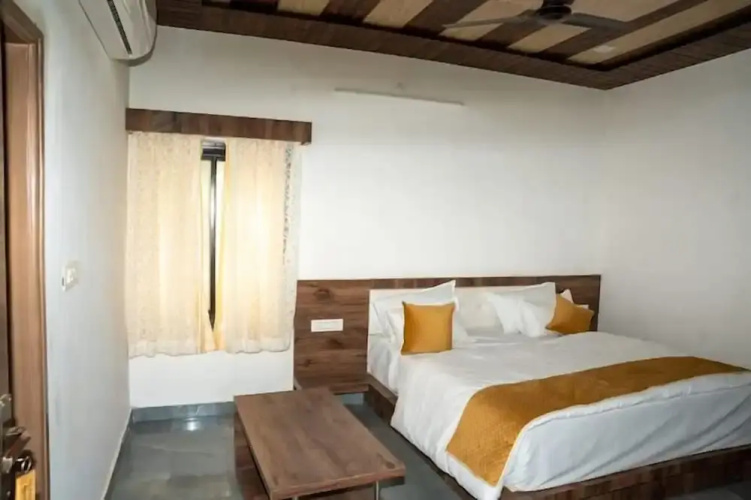 Raj Bagh Resort