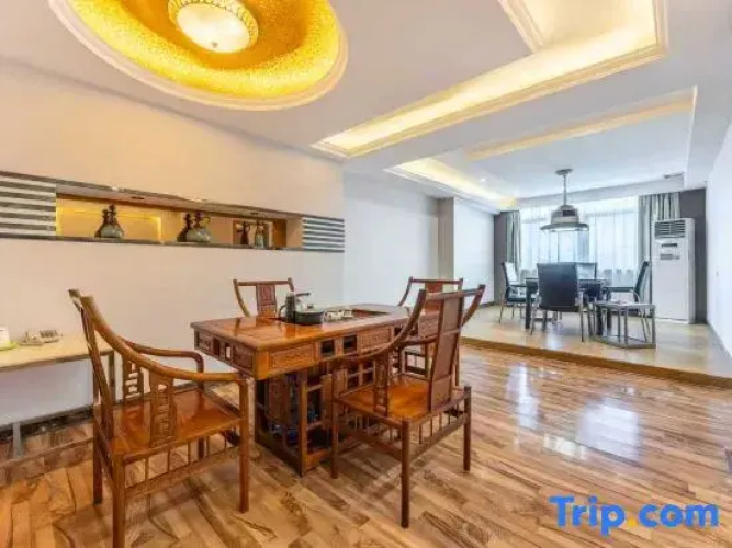 Shi Laide Hotel