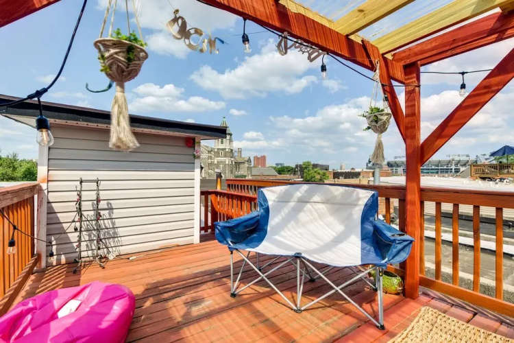 Quirky Baltimore Townhome ~ 2 Mi to Inner Harbor