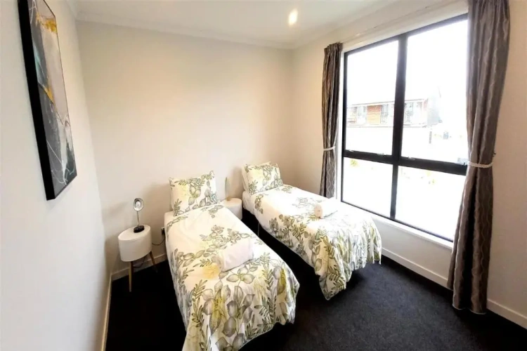 3 Bedrooms Cottage