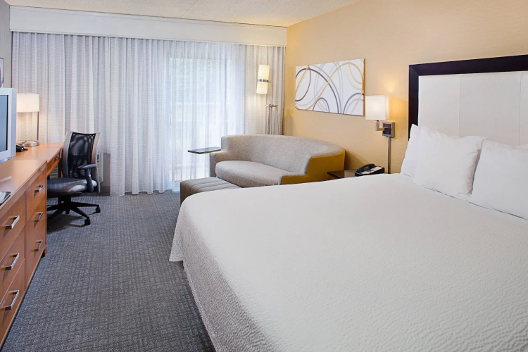 Courtyard by Marriott Montvale