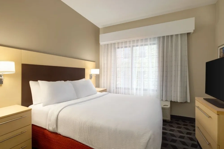1 Bedroom Suite
