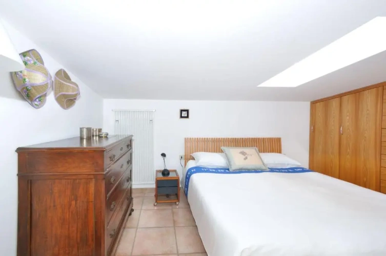 1 Bedroom Attic Apartment