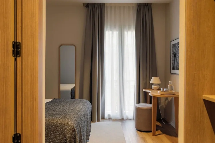 1 Bedroom Deluxe Double room with city view
