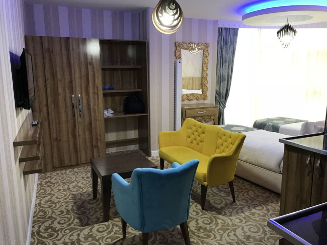 Crystall Hotel