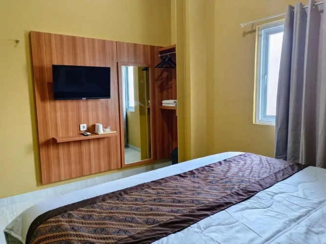 Standard Twin room with balcony and with city view