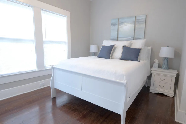 Laurel Coral-Sleeps 5-Studio