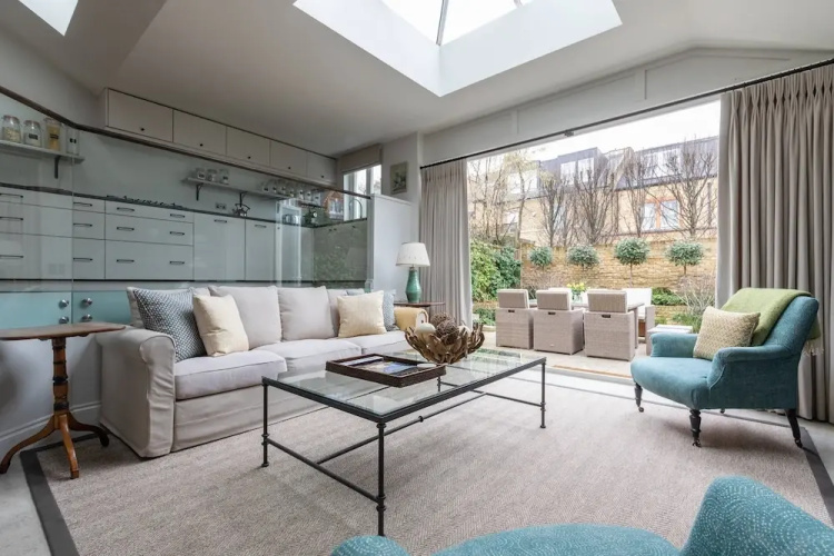 Granard Road by Onefinestay
