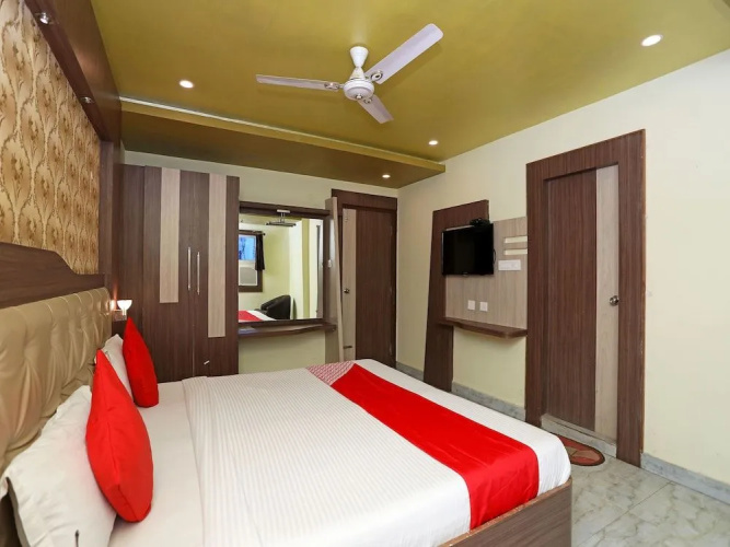 OYO 16173 Hotel Dk
