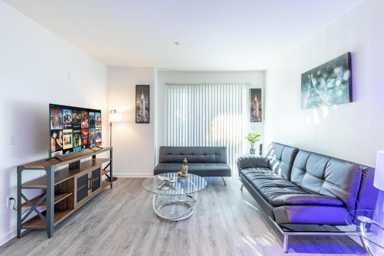 2 Bedrooms Apartment