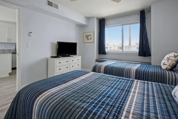 Raintree Villas 2F