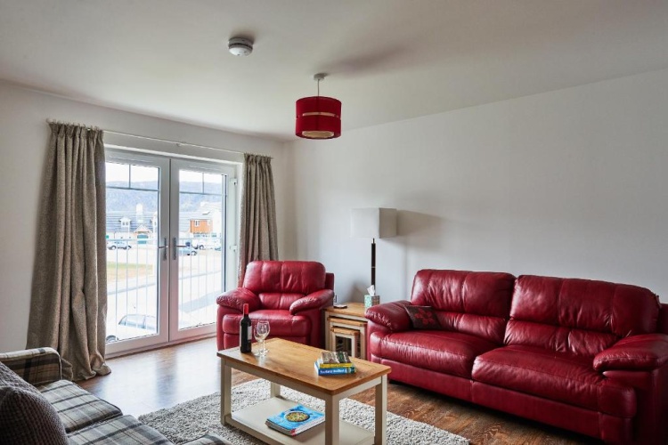 2 Bedrooms Apartment