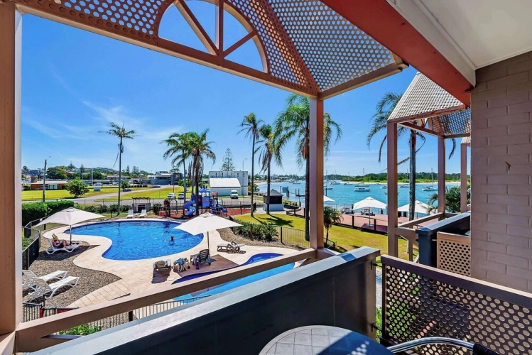 Standard Double room with pool view