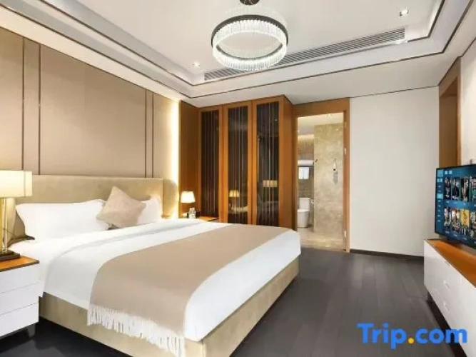 2 Bedrooms Grand Family Suite with garden view