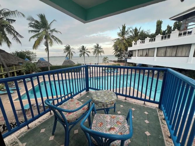 Executive Suite with balcony and beachfront
