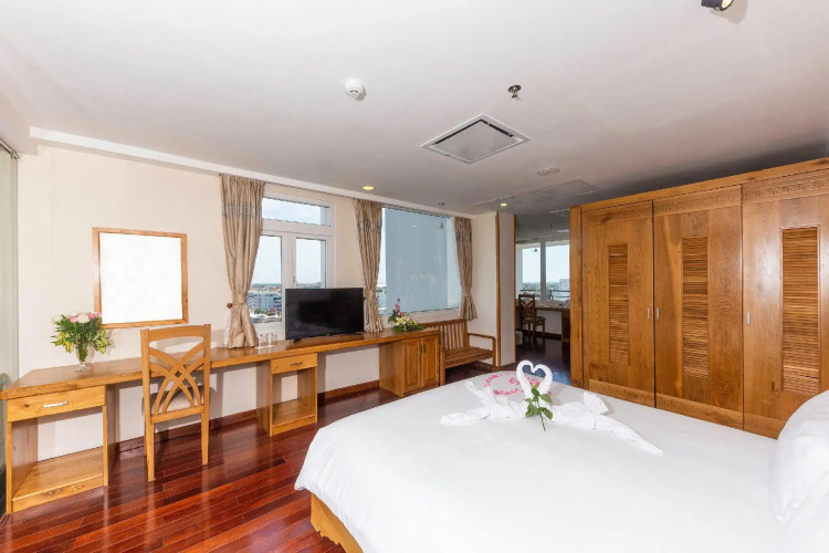 Romance Hotel