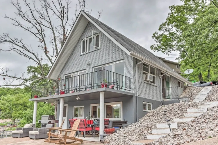 3 Bedrooms Cottage with balcony
