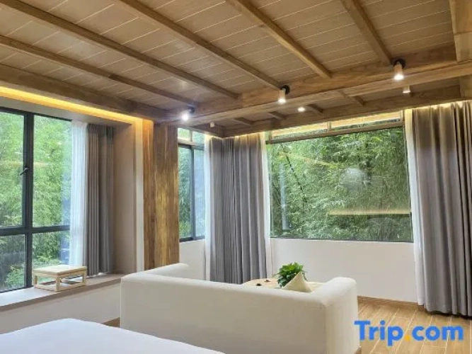 Suite with view