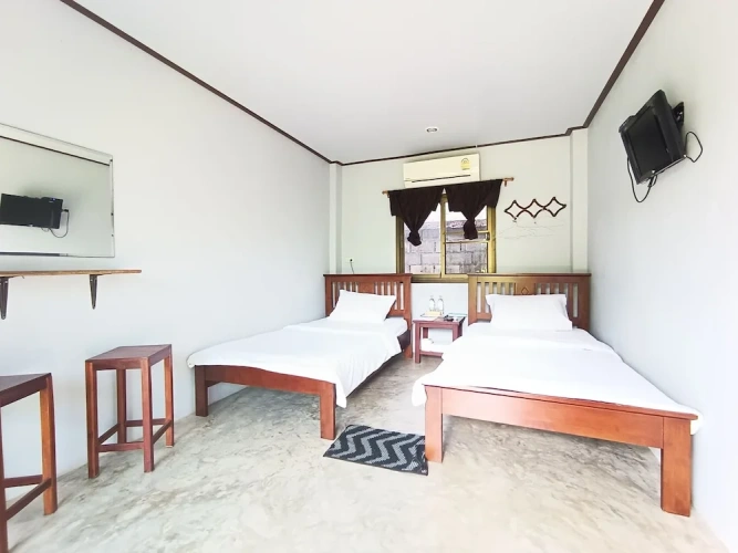 Standard Twin room with balcony